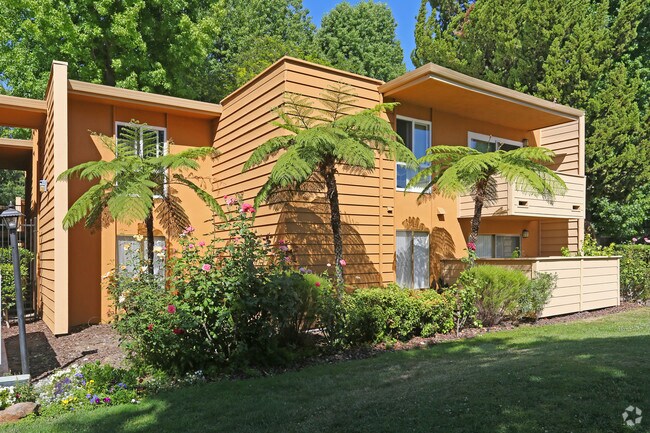 Villas at Greenhaven - Villas at Greenhaven Apartments