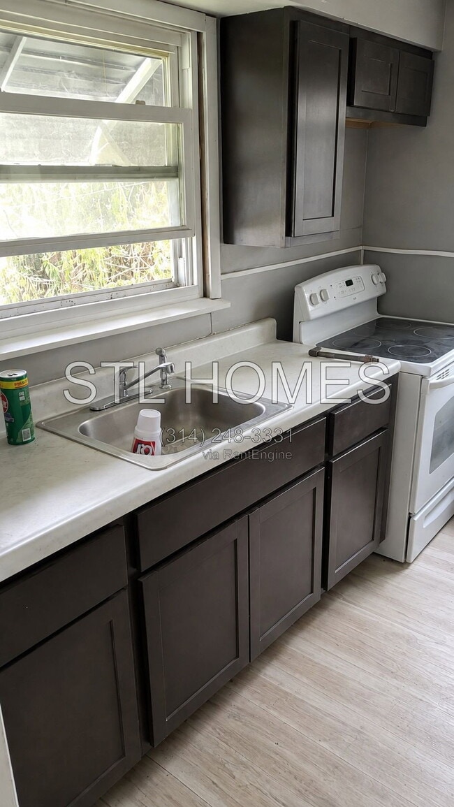 19 N Harvey Ave
