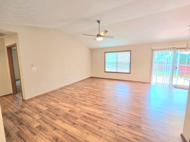 Photo - 112 E Osage St