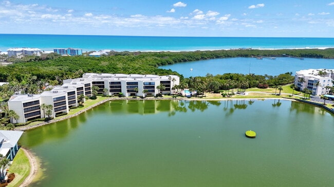 Building Photo - 221 NE Plantation Rd Unit 211