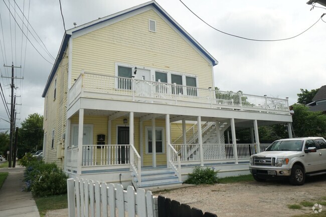 Building Photo - 402 E Carson St Unit 2 (UP) Rental