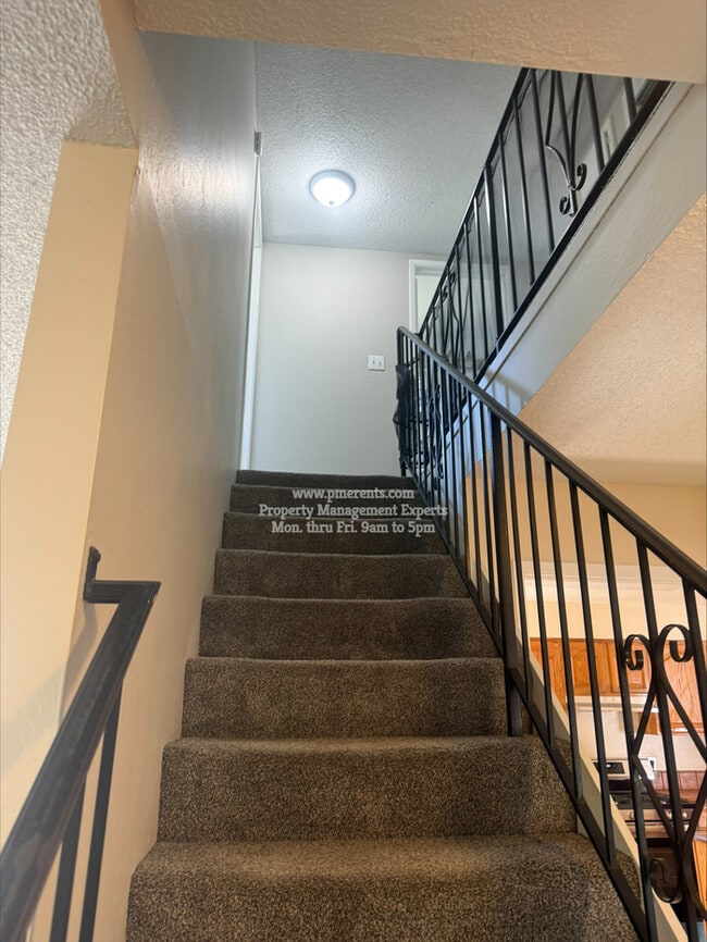 Photo - 412 Coventry Dr