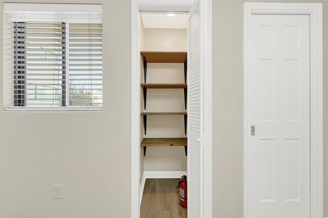 Photo - 1603 Welch St Unit 8