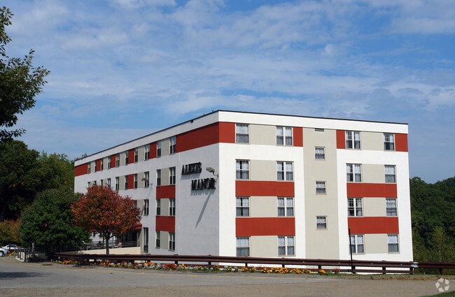 Photo - Alexis Manor