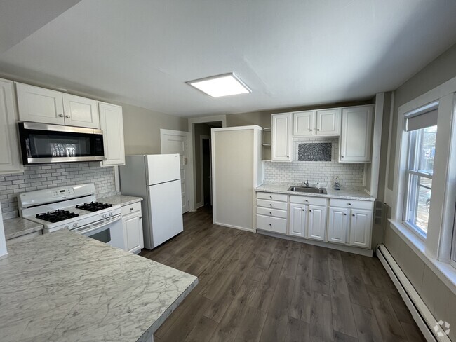 Building Photo - 124 Parker St Unit A Rental