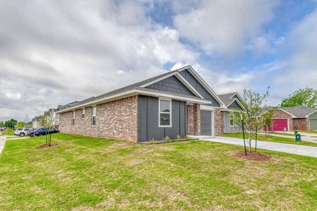 Photo - Brand New Construction in Varenna Landing!