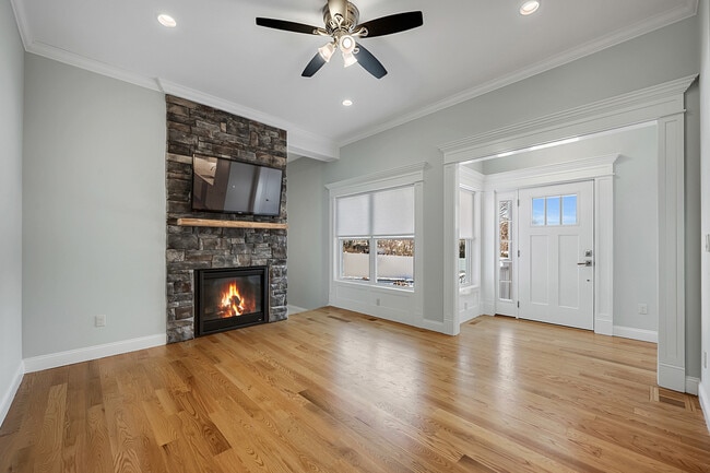 Photo - 137 Knowles Ave