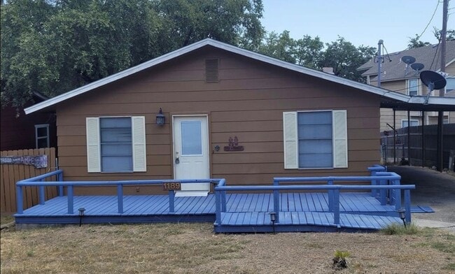Building Photo - 2/2 on Medina Lake Rental