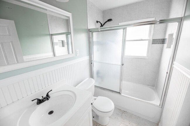 Photo - 4582 Cooper Rd