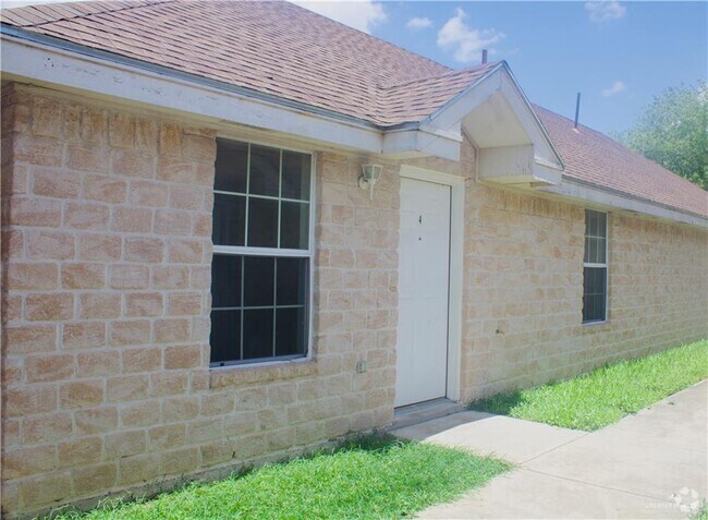 Building Photo - 2514 Cervantes Ave Unit 4 Rental