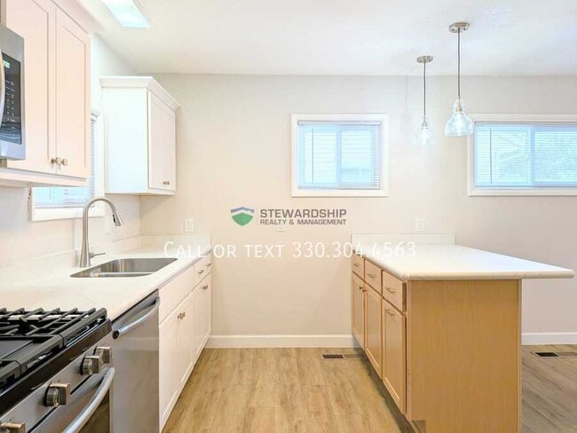 Photo - 2881 Archwood Pl