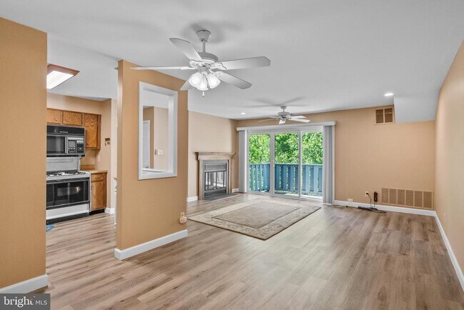Photo - 2516 Eagle Row