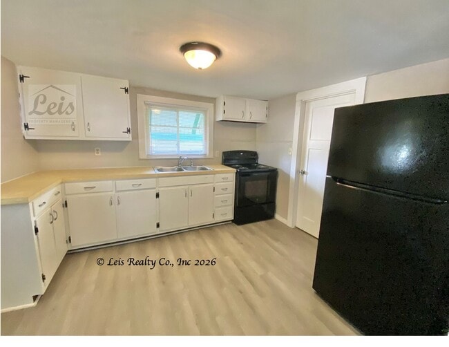 Photo - 442 E 5th St