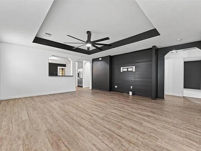 Photo - 24019 Kingbriar Dr