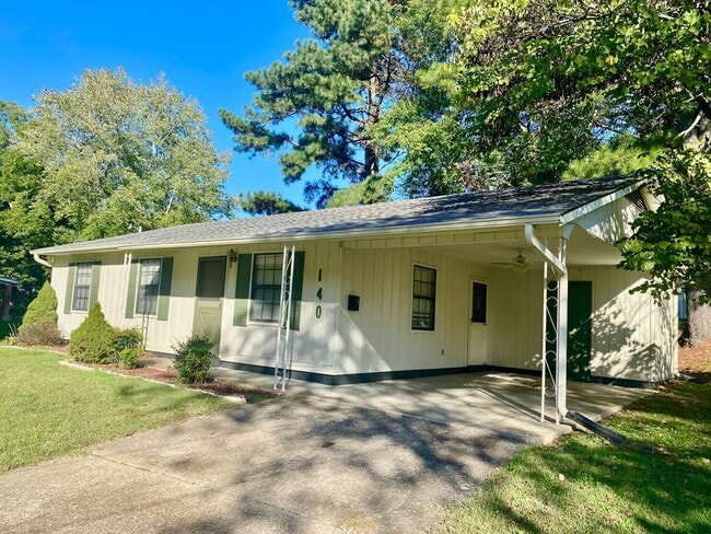 Building Photo - Excellent Mid-Town Martin Location