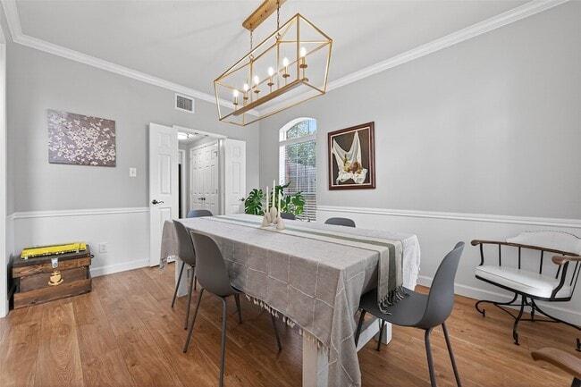 Photo - 3329 Oak Dale Way