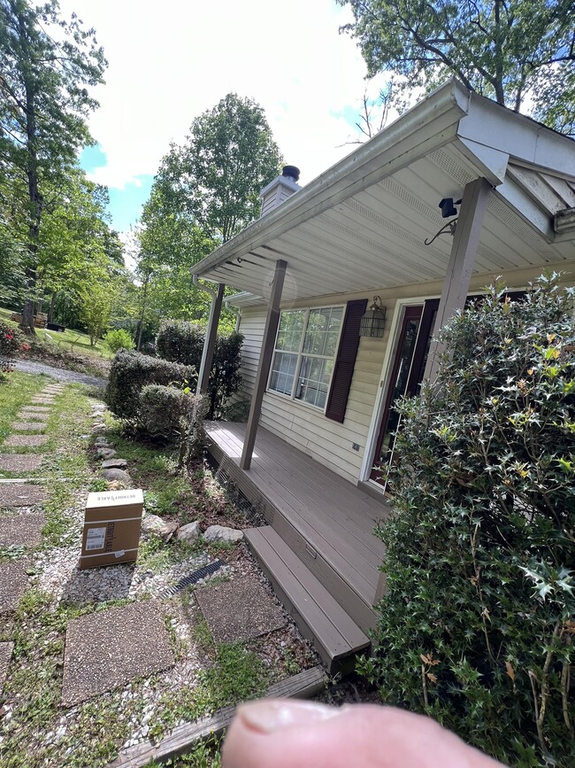 Photo - 137 Tulip Rd