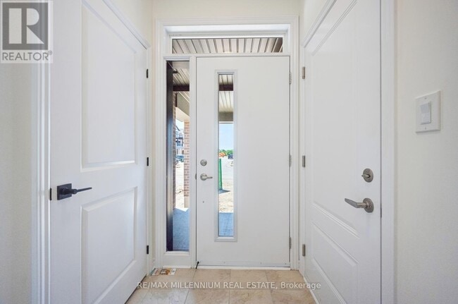 Photo - 50 Thornbird cres