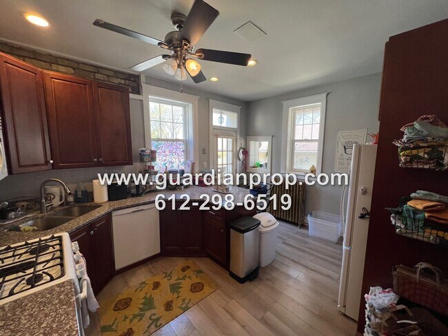 Photo - 625-627 Marshall Ave Unit 625 - Lower
