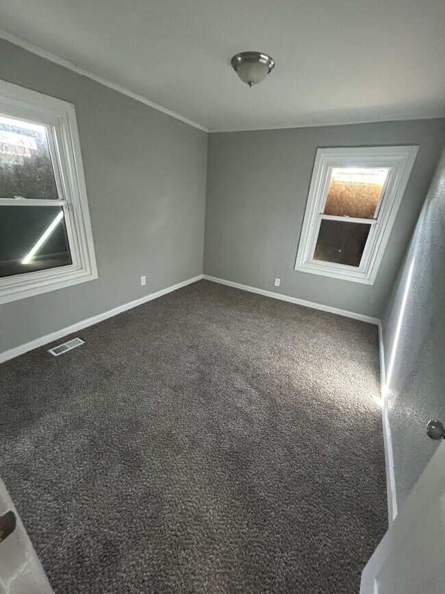 725 St Norbert Dr