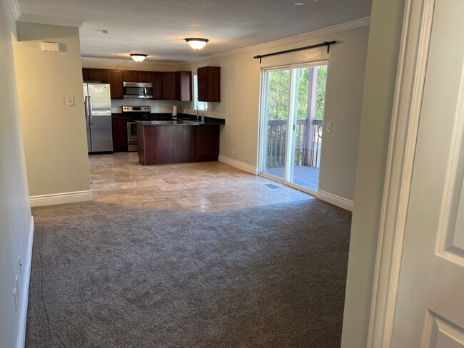 Building Photo - 893 Arnecia Ct Unit 20