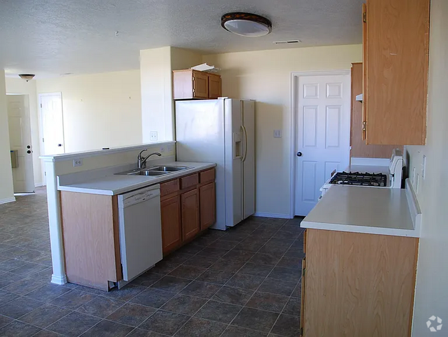 Building Photo - 6220 W 140 N Rental
