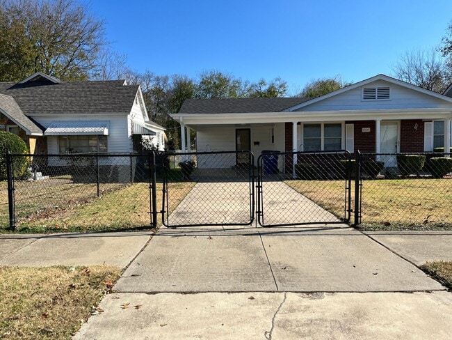 Photo - 3 Bed 1.5 Bath Home