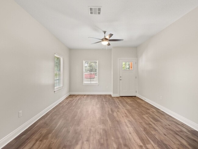 Photo - 404 S Division St Unidad Apt. A