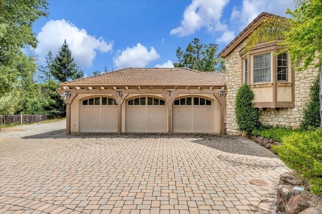 Photo - 15219 Sobey Rd