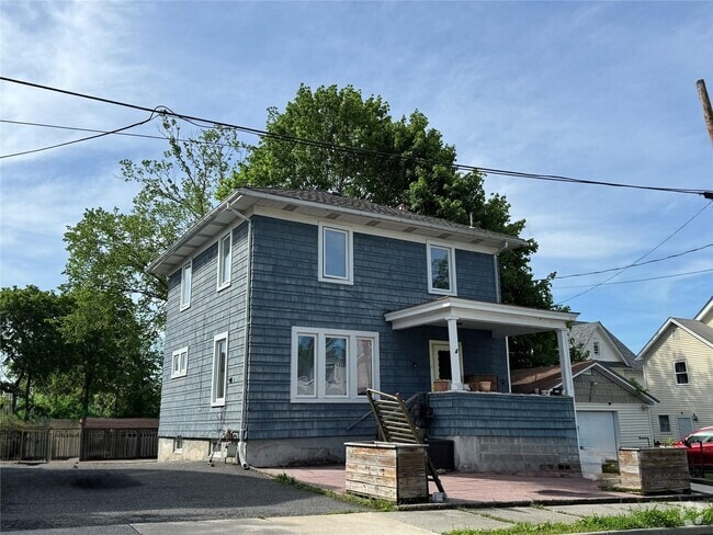 Building Photo - 39 Crescent Pl Rental