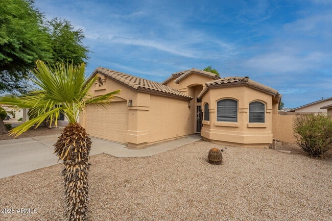 Building Photo - 12568 W Almeria Rd Rental