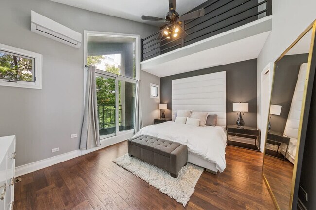 Photo - 657 N Carpenter St Unit ID1366495P