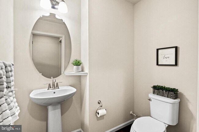 Photo - 1316 Hawthorn Dr