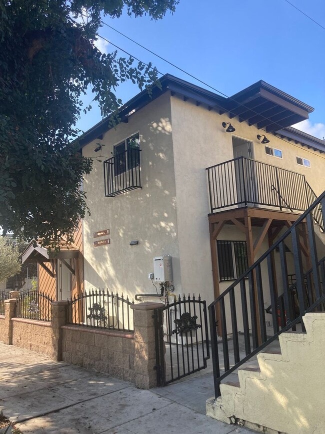 Photo - UPCOMING BEAUTIFUL 2 BEDROOM/ 2 BATH  * ONE TIME RENTAL* Unit 1903 #D