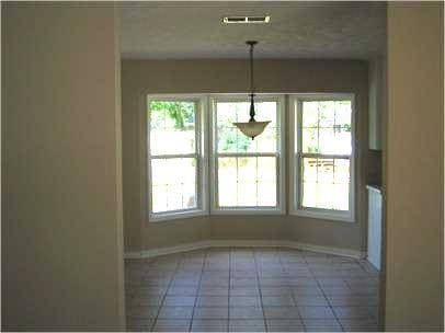 Photo - 214 Foxboro Dr