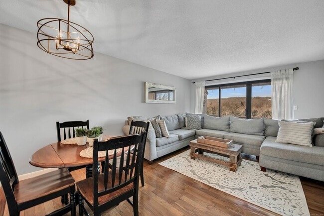 Photo - 157 Beacon Hill Common