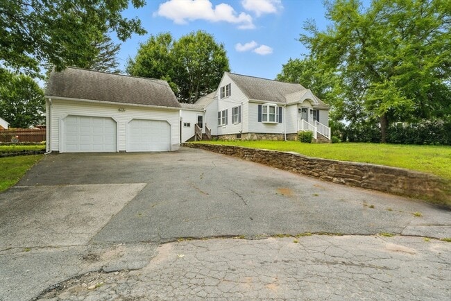 Building Photo - 178 Massasoit Rd Rental