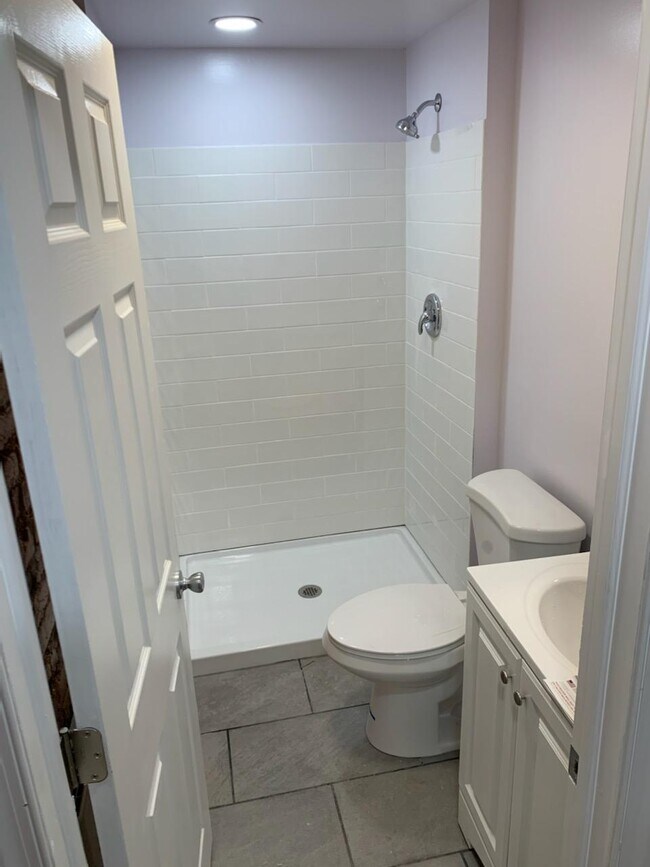 Bathroom - 1840 N Marshall St