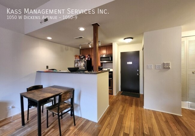 Photo - 1050 W Dickens Ave Unit 1050-9