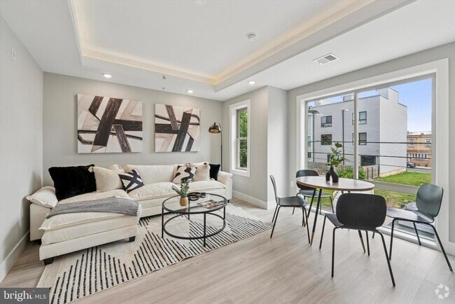 Building Photo - 2401 N 2nd St Unit J2 Rental