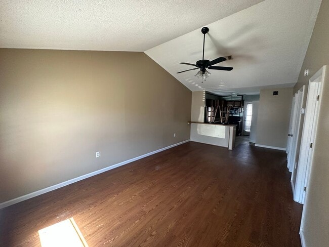 Building Photo - 140 Lanier Dr