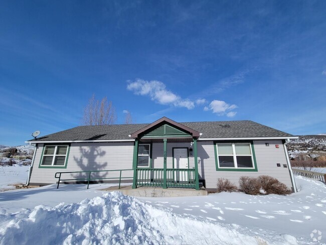 Building Photo - 90 Cattail Way Rental