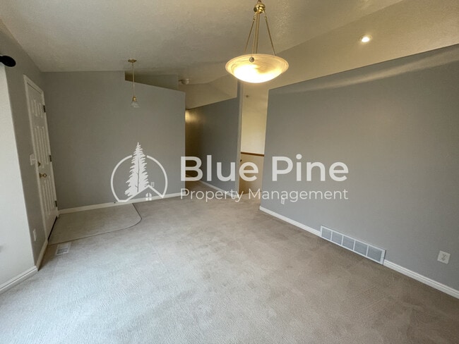 Photo - 3863 Ridgeview Cir