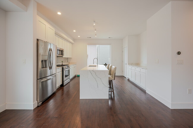 Photo - 404 51st St SE