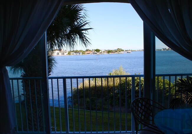 Photo - 3 Harbour Isle Dr E Unidad 204