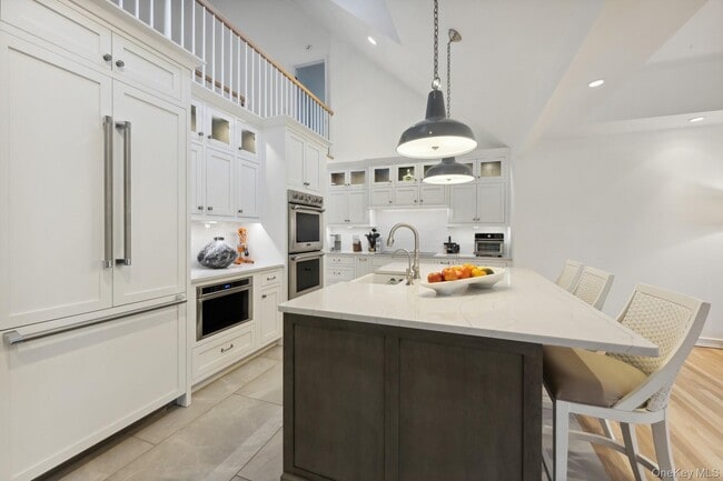 62 Beach Ln