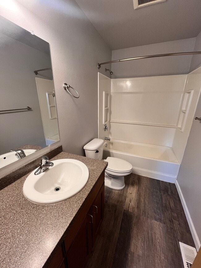 Photo - 3905 Thompson Ave