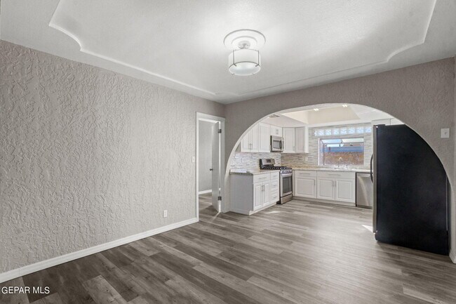 Photo - 11200 Warcloud Ave