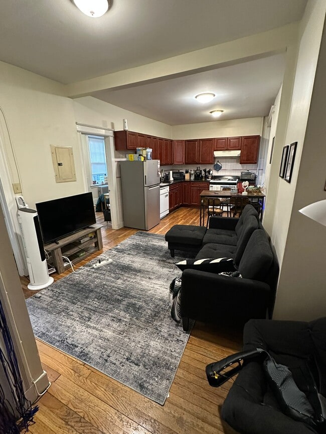 Building Photo - 48 Queensberry St Rental