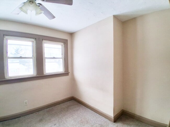 Photo - 2 BED 1 BATH SINGLE FAMILY HOME IN EUCLID!